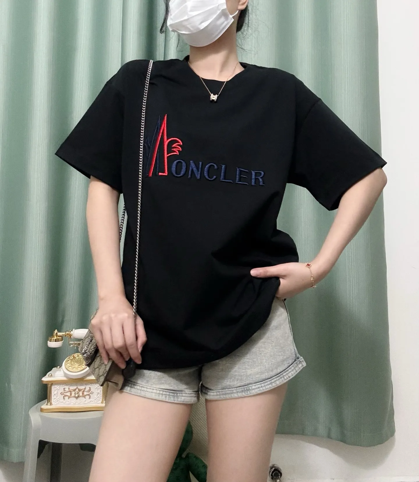 Black ， Same Style